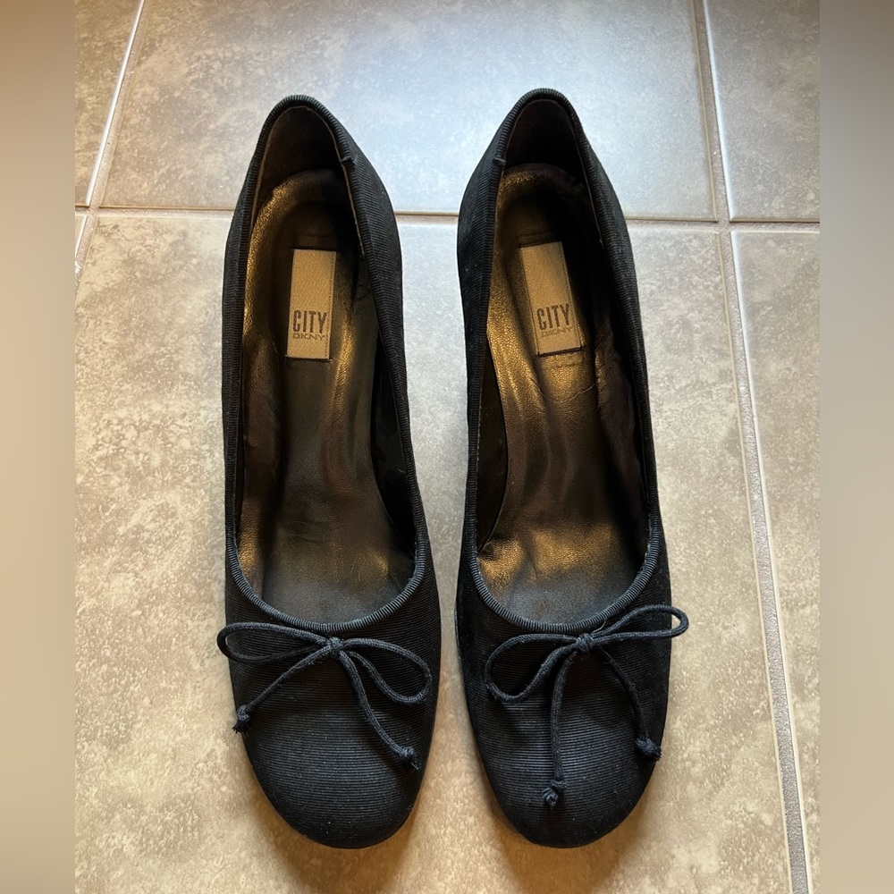 DKNY City Women’s Black High Heels Size 9 1/2